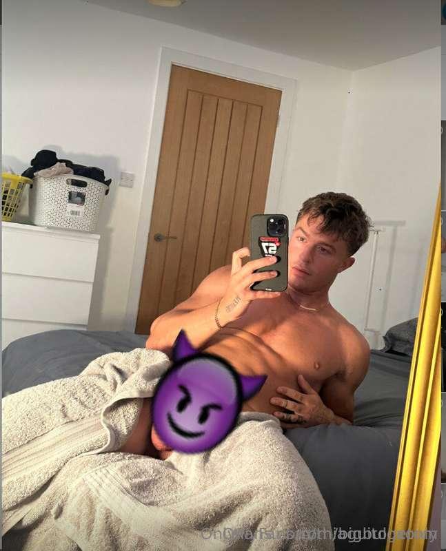 My bro's @bigbulgetom page is Free .... my boy got 10 inches..