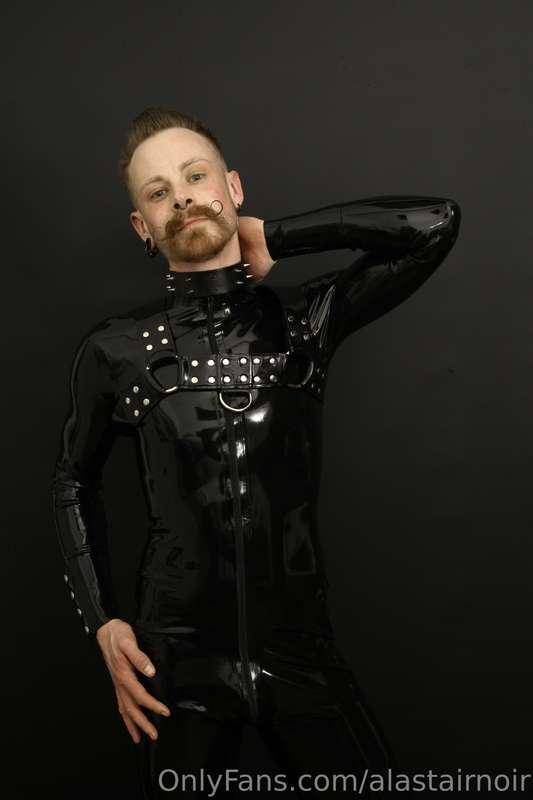 alastairnoir image #14