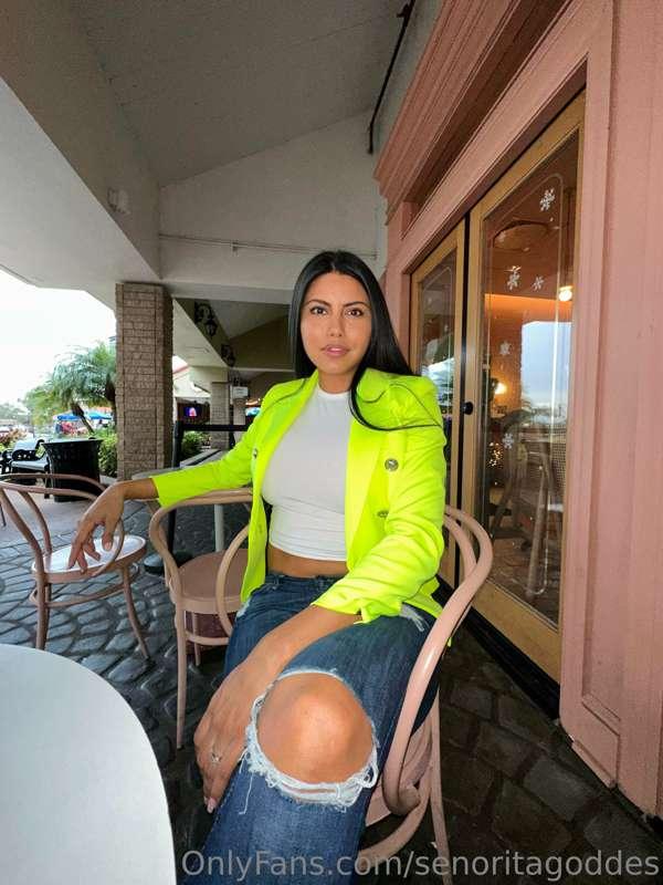 Straight face or smile face ? 😊🤪