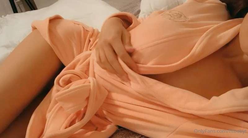 Check your DM this morning to see me open my robe while I'm ..