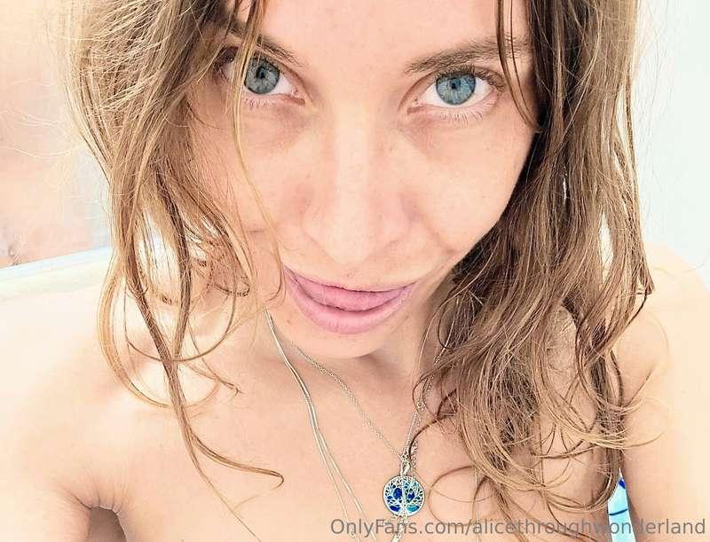 https://onlyfans.com/blueberry83Subscribe to my private Only..