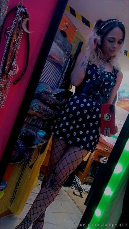 😈Would U Let Me Step All Over P.s I Do Domme Customs As Well..