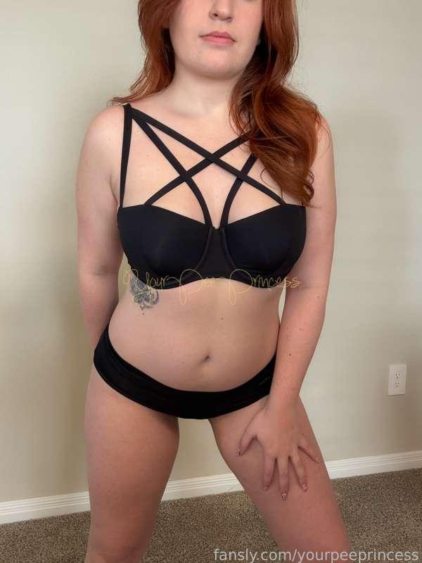 yourpeeprincess image #1