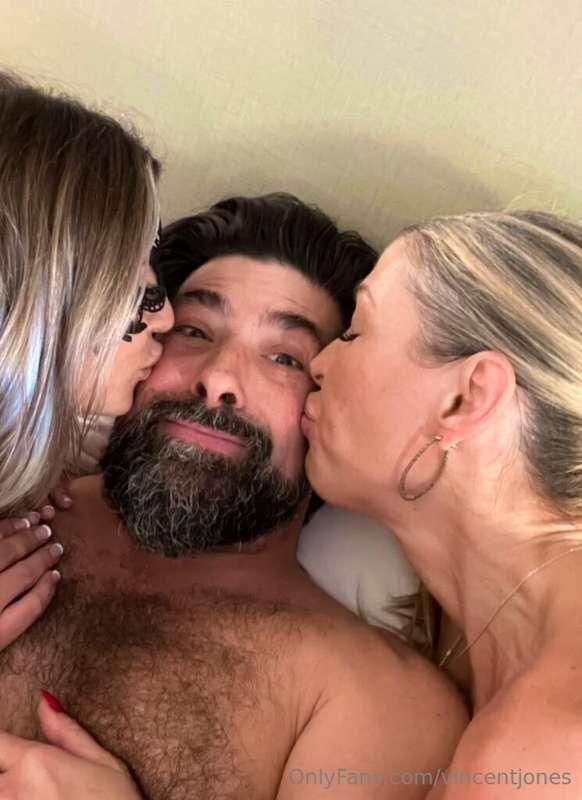 Crazy afternoon filming @hollyhotwife and @txsnacks2.0 go at..