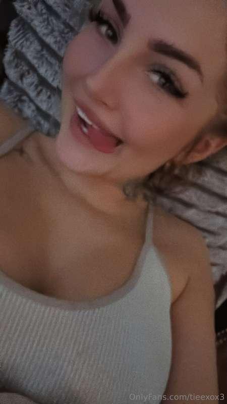👅 