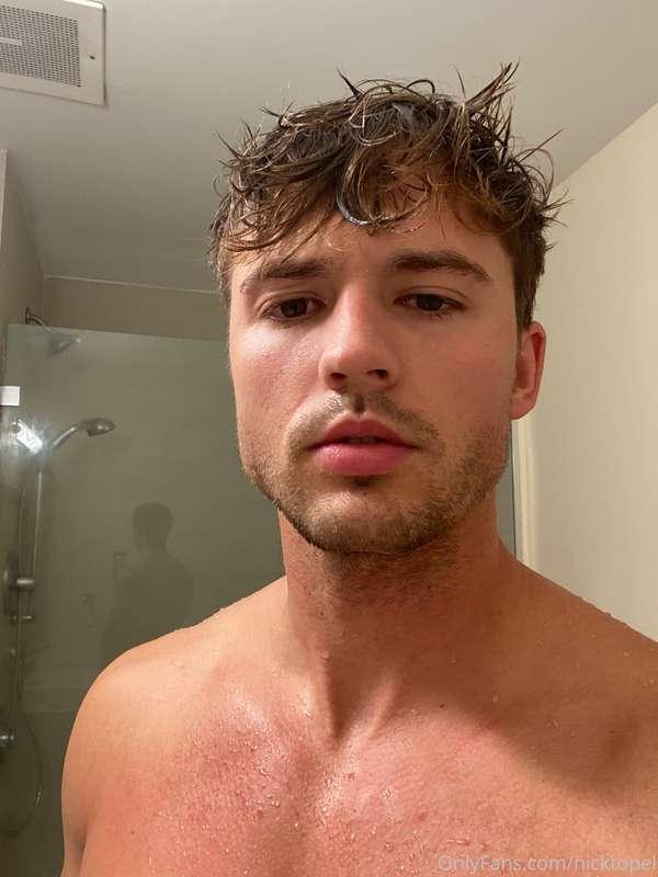 Straight out of the shower… Check your DMs tonight for a spe..