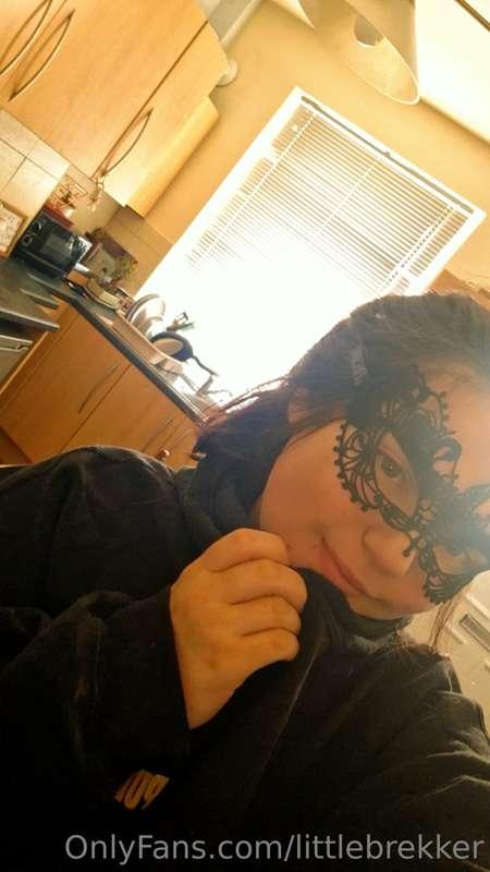 Finally finally got myself an eye mask, guess I can have som..