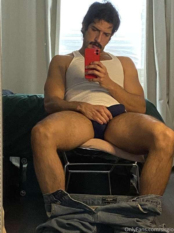 Waiting for my 🍑 stay tuned