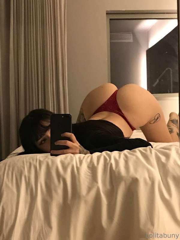 U can spank me 👋🍑