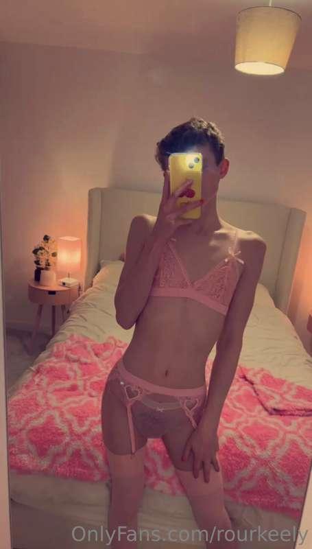 Do you like boys in lingerie?🌸