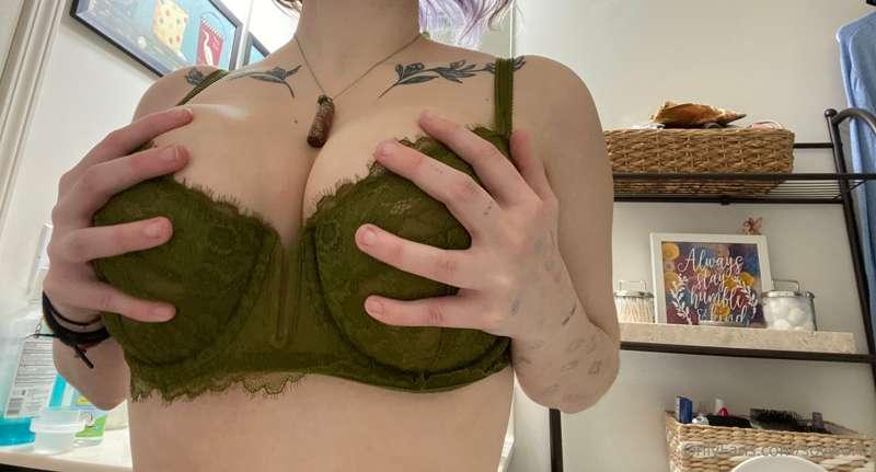 it’s my birthday! here are my tits!