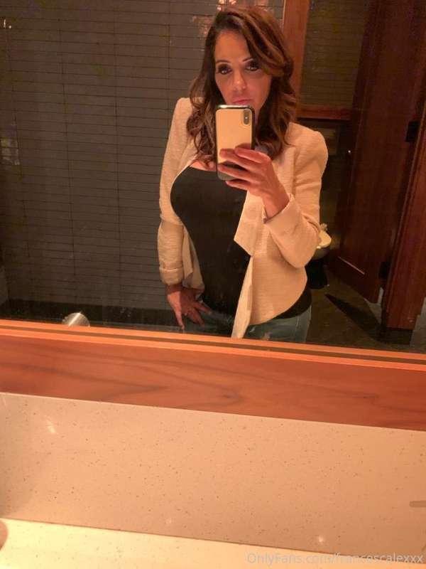 What should I do in this bathroom ;)