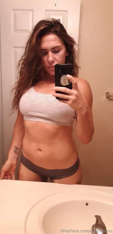Throwback to thicker 😏I never minded the curves It was the l..