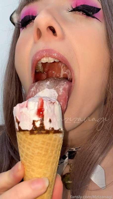 you should always let your hucow enjoy ice creams too 😋💗

lots of licking, inside mouth details, see all the cream going down my throat 🤤💗

free on giantess tier or $5

#fyp #mouth #mouthfetish #vore #giantess #goddess #eating #eatingshows #icecream #teeth #uvula #tonsils #lick #licking #saliva #spit #hucow #tongue #tonguefetish #longtongue #young #british #student