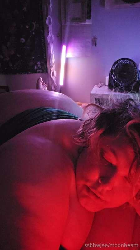 i love playing with different light on the curves of my mass..