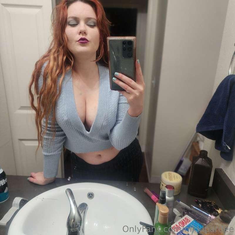Just a fun little sweater puppies set! Just some selfies in ..