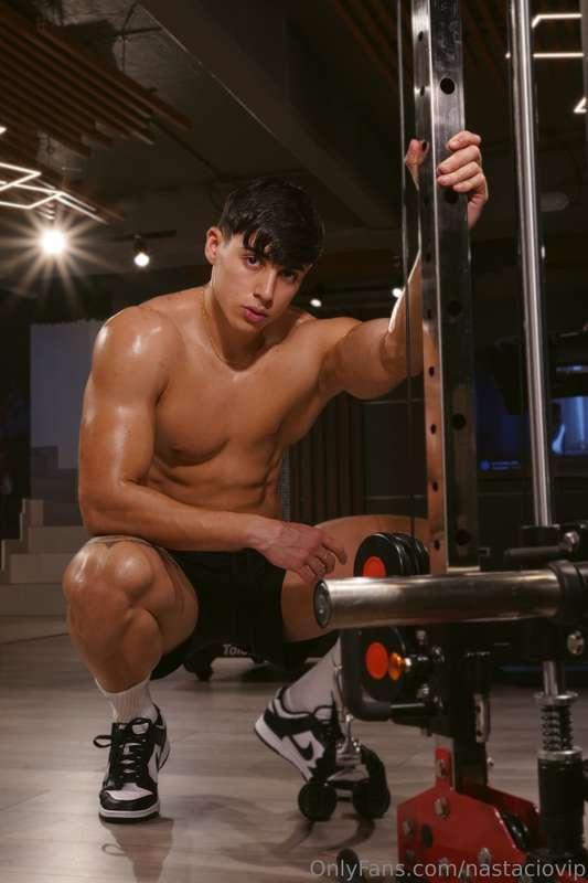 Shall we train together? 😏