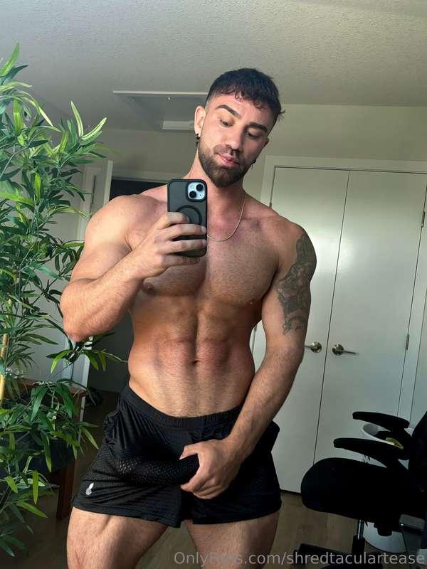 See it all on my vip 👇🏼Onlyfans.com/Shredtacular 
