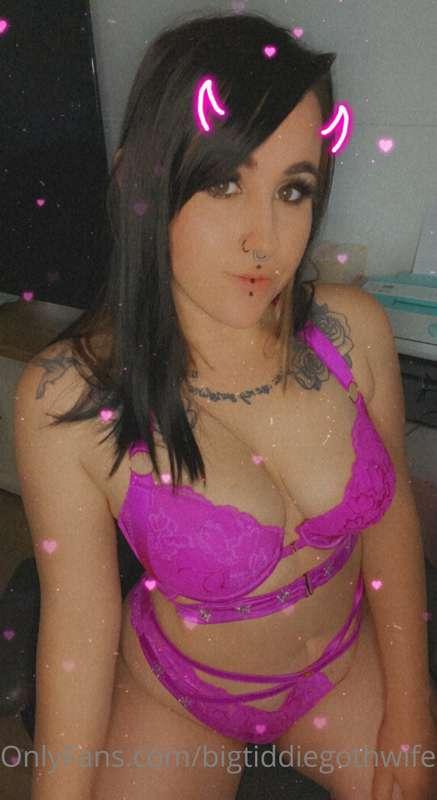 😈
