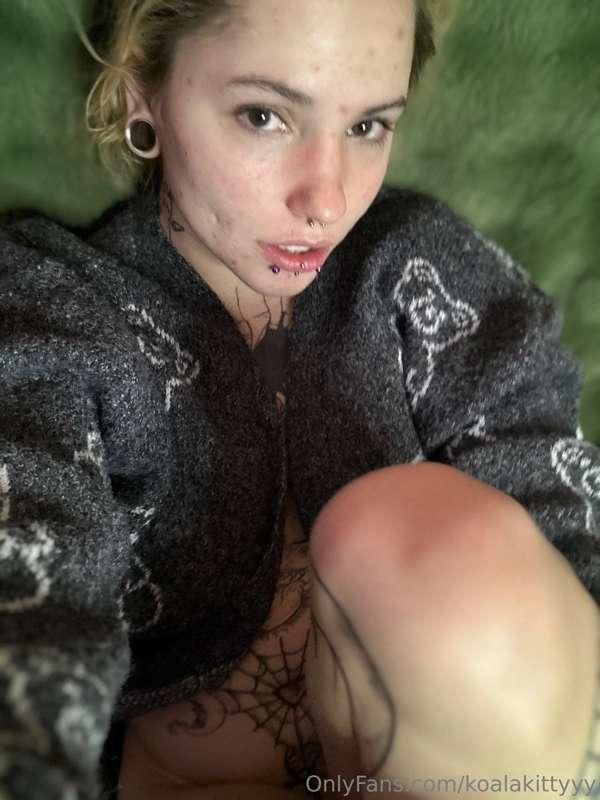 All my nude photos are on my vip page. Today I want to do no..