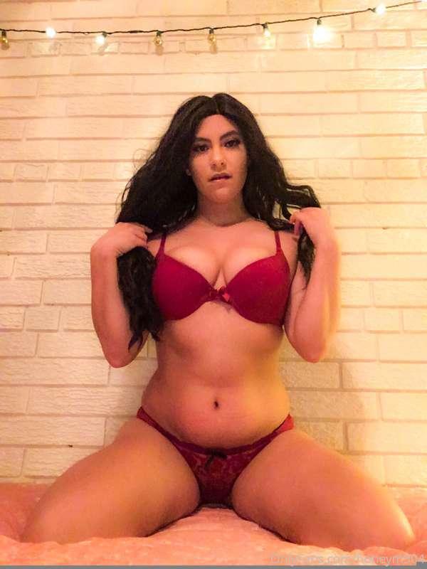 Dont forget! If you get a friend to subscribe to my OnlyFans..