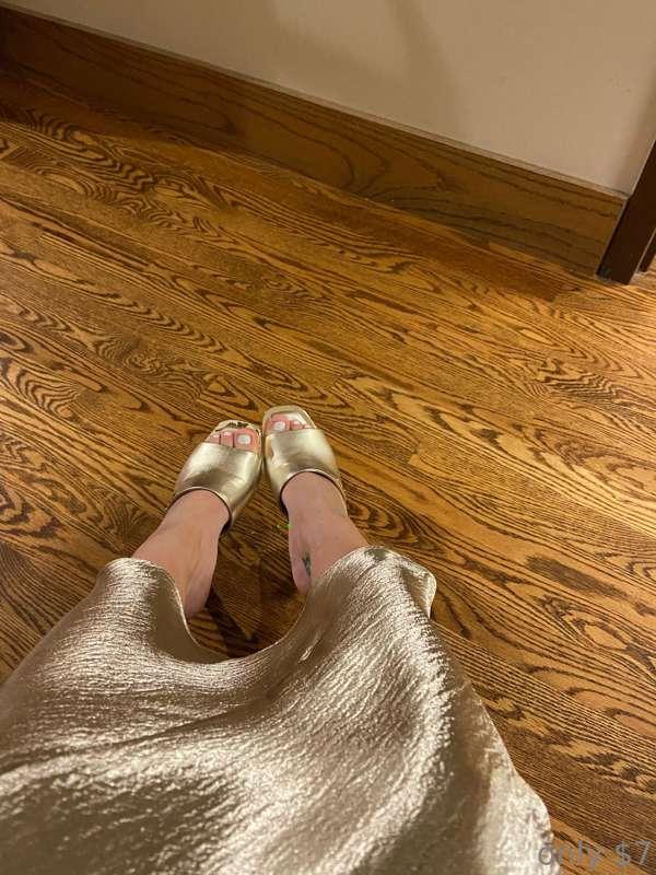 Remind me to never wear heels again my poor feet hurt