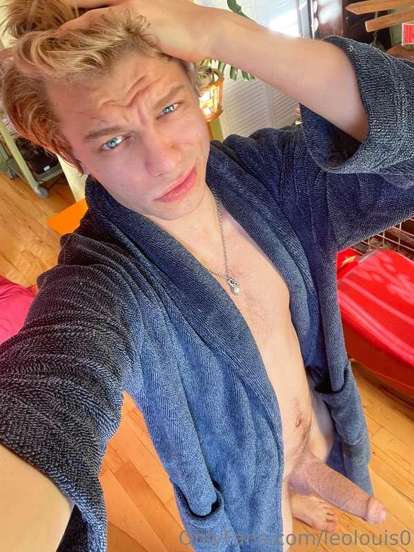 Ehh hiii 😴🍆 Just woke up with a boner as always
