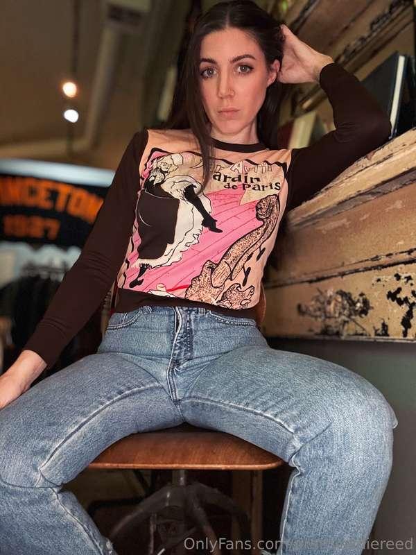 A vintage 1970s top with an image of the 1893 French painter..
