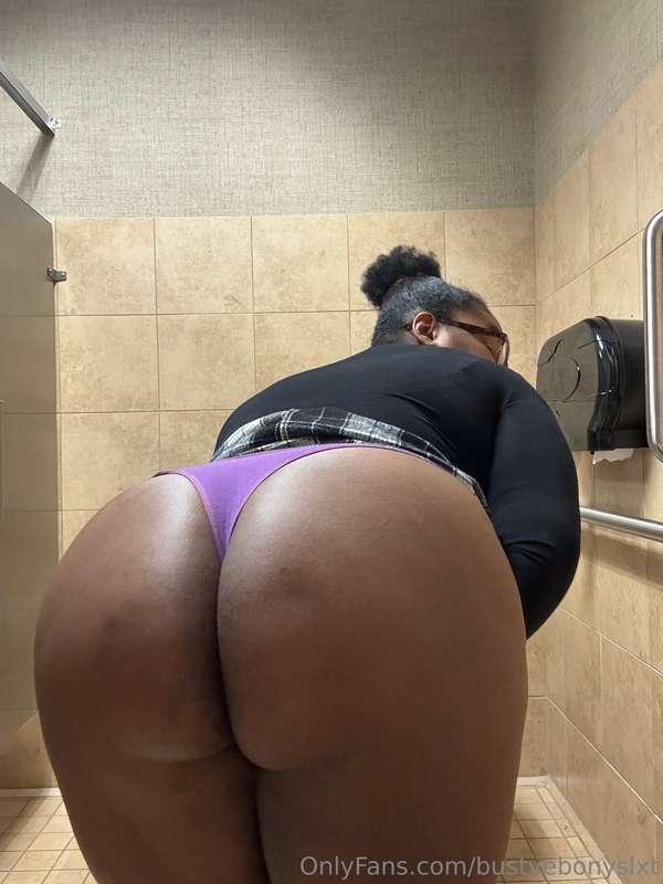 bustyebonyslxt image #0