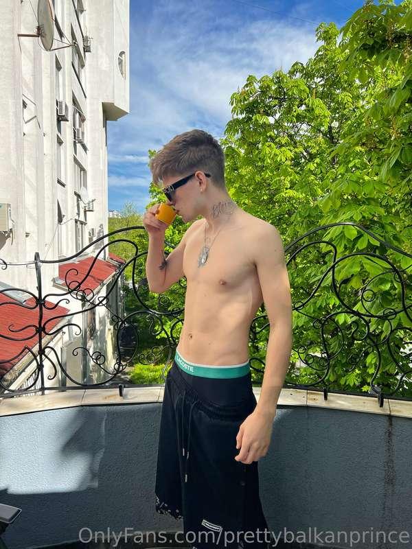 Enjoying my morning coffee ☕️☀️  How you enjoy ur day? 😈