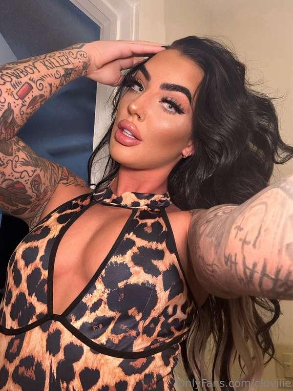Help me take it off😈🖤