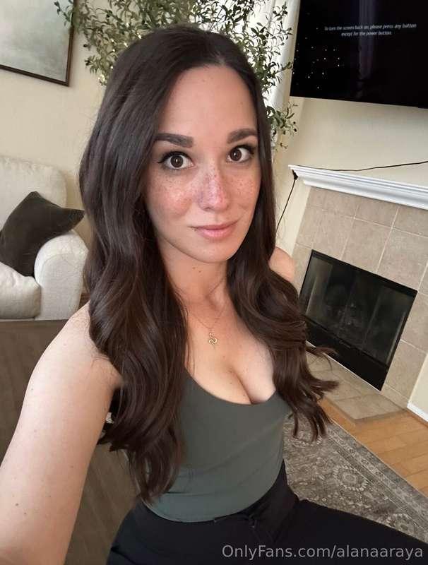 I just sent out a new sexy pussy rubbing video/ naughty phot..