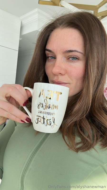 coffee or tea in the AM?❤️🙈