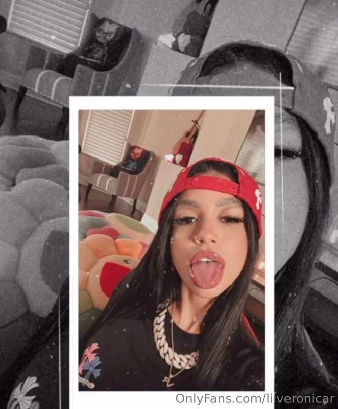 Let’s tongue kiss 👅 💋