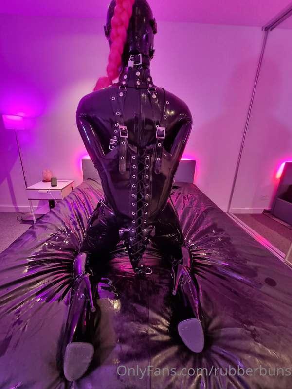 rubberbuns image #0