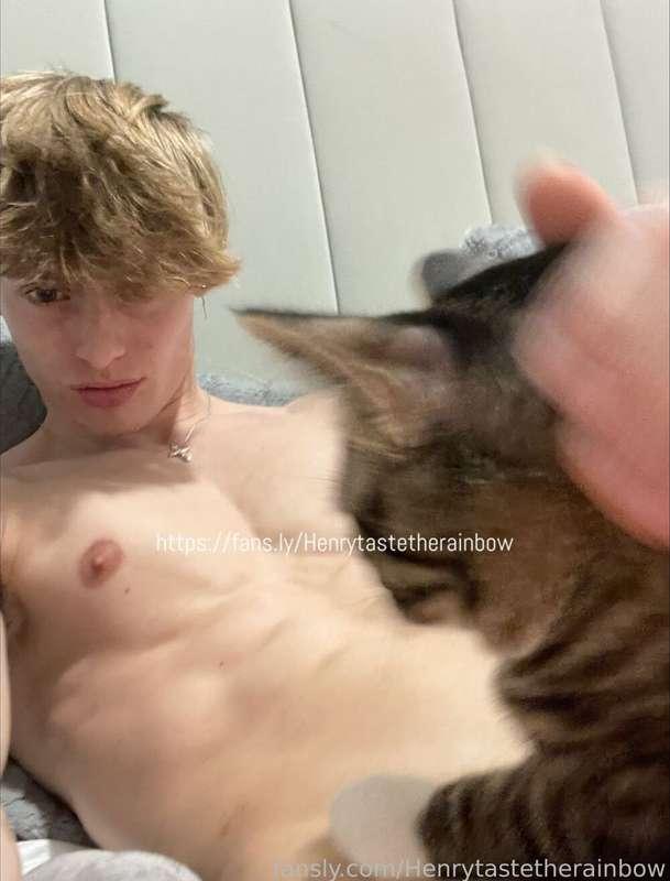henrytastetherainbow image #2