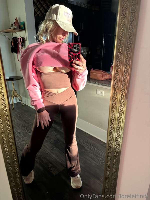 Enjoying a lazy Sunday. What are you doing this weekend?