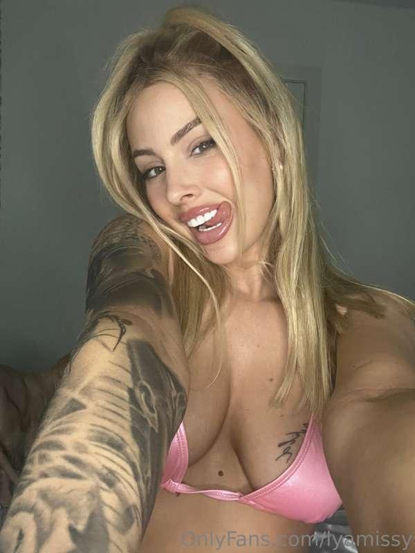 missing my long hair days 💛