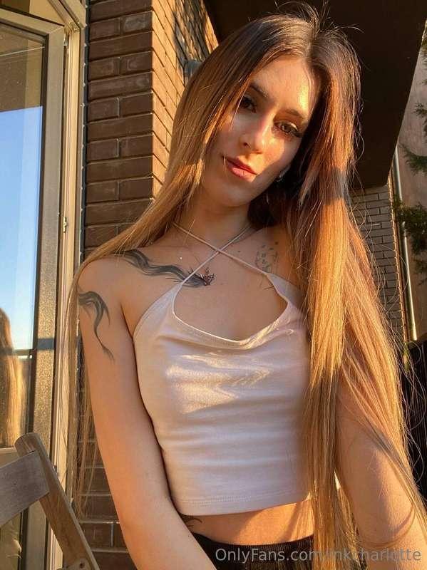 HOT AND SEXY BABE @rose.rude🔥🔞 LOVES LATEX COSTUMES AND LOUD..