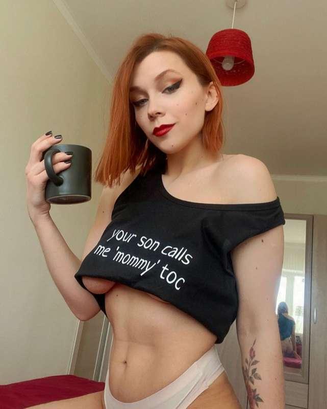 Do you like my top?😏