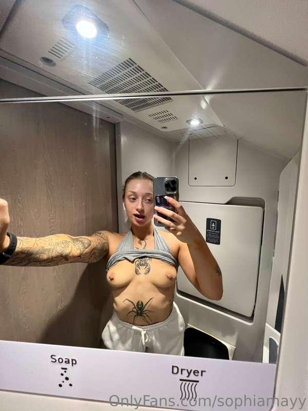 **quickie on the train?** heading back up north to say goodb..