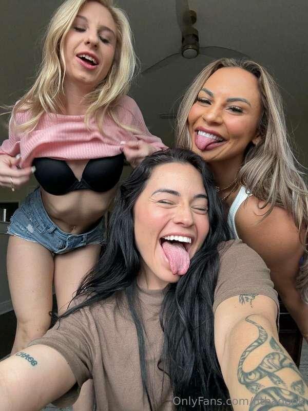 GOING LIVE SOON @9PM EST 🎥❤️