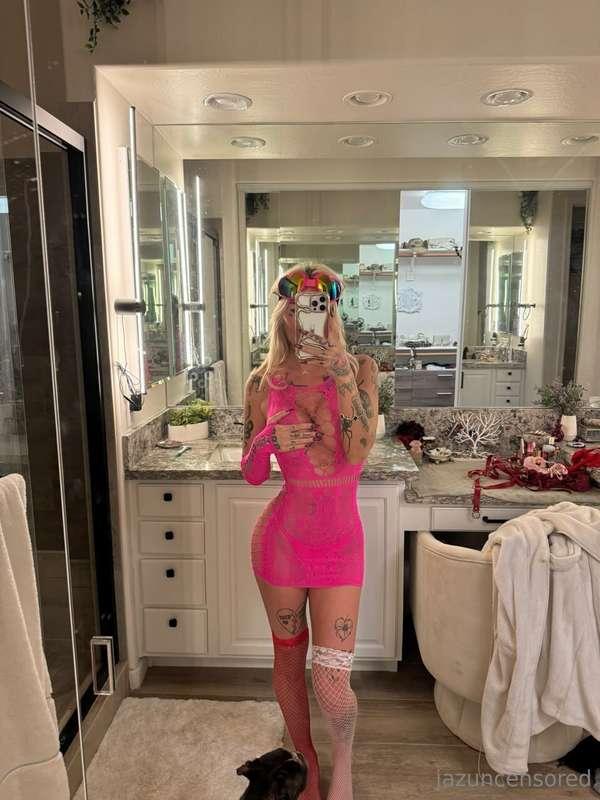 Green's for luck, but pink is for pleasure 💕 Wanna see real ..