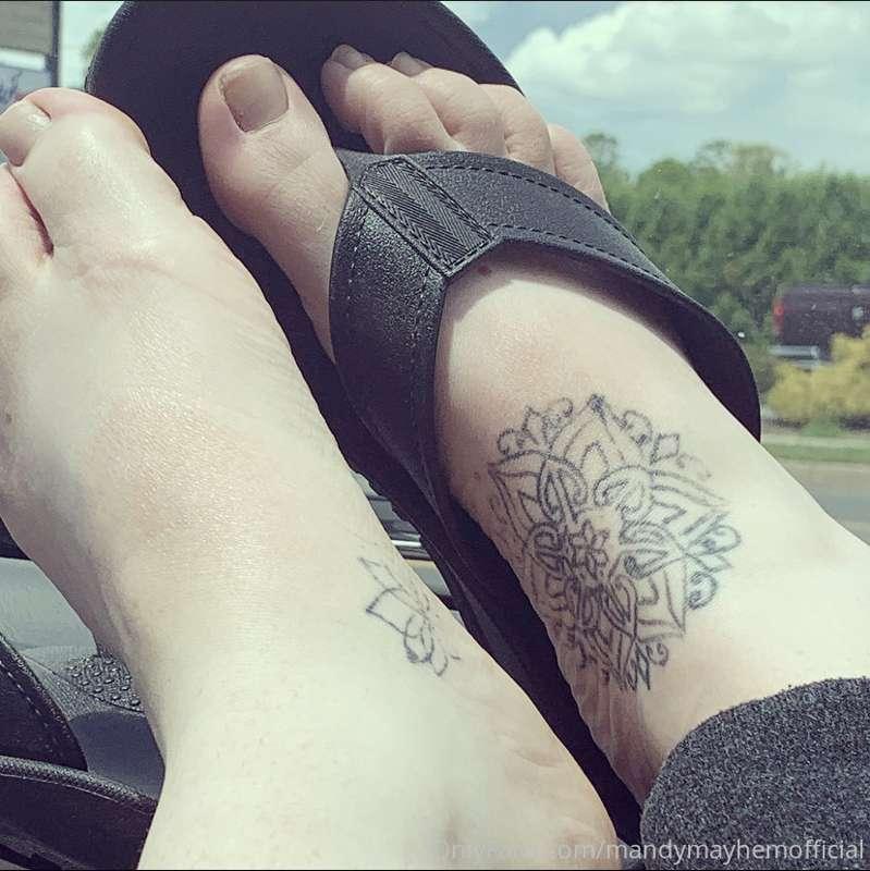 It’s Friday and you know what that means? Foot Fetish Friday..