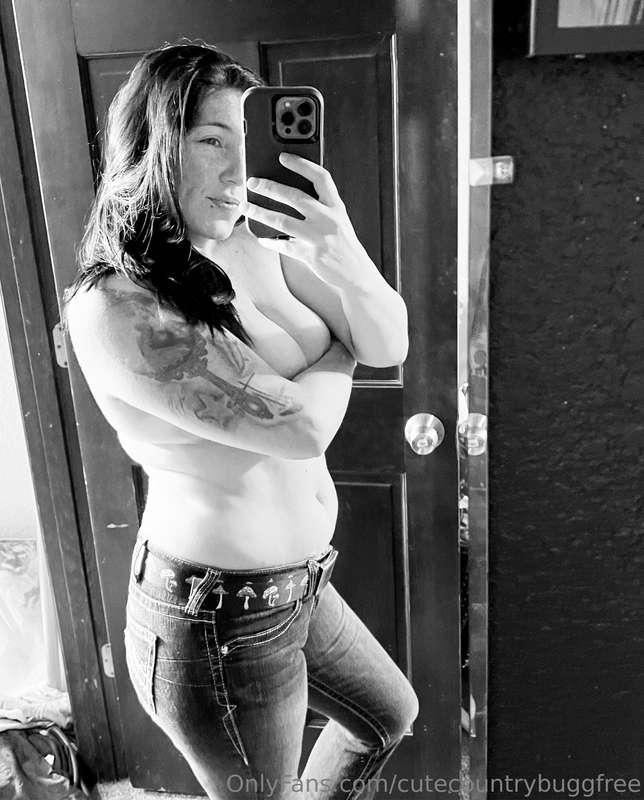 Come check out my vips page! See everything uncensored and n..