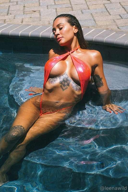 Taking a dip and bringing the heat 🔥 Only for my VIPs 😘 http..
