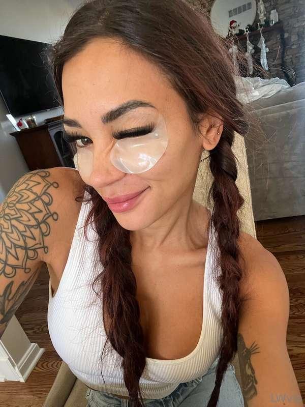 # Feeling flirty❤‍🔥
Wanna chat?🫦