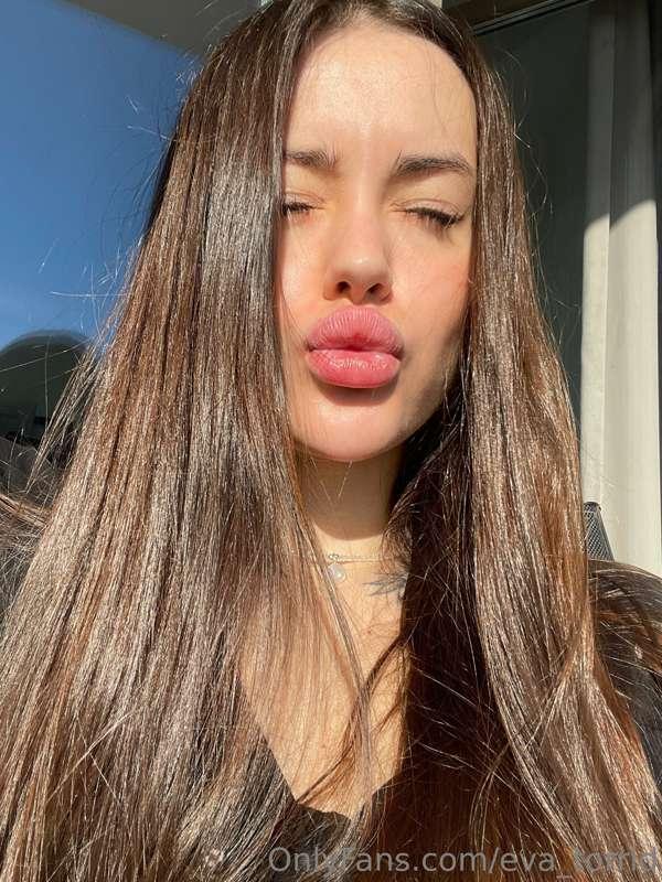 It's a sunny and beautiful day, I wish you a good and beauti..