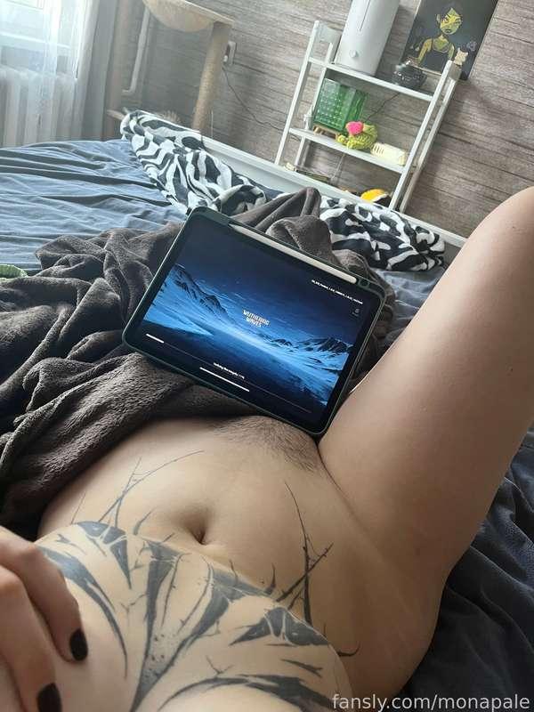 That's what my days looks like :P 


♡ #teen #gamergirl #student #altgirl #fullnaked #bush #hairypussy #tattoos #thighs #bellybottom ♡