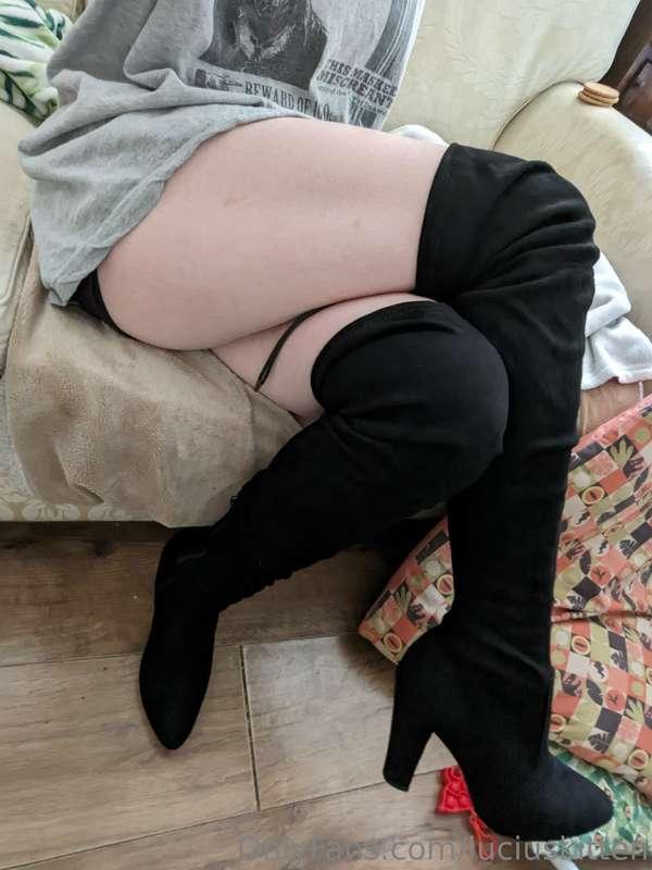 New boots! Can't wait to take some proper pictures in them ☺..